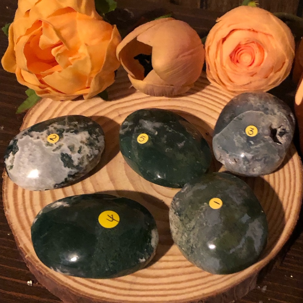 ONE Moss Agate Palmstone